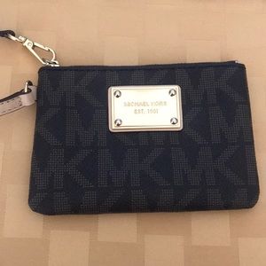 Michael Kors Jet Set Small Signature Wristlet